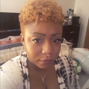 Meet your Posher, Jasmine